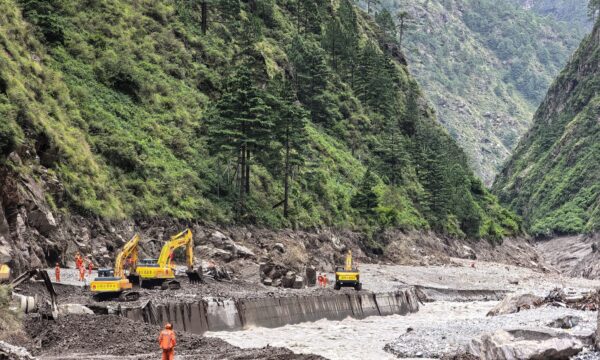 Avalanche no Nepal evidencia riscos do aquecimento das geleiras no Himalaia