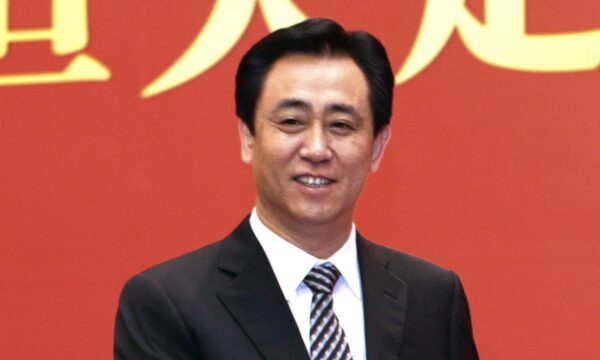 Fundador da Evergrande é condenado a prisão perpétua na China; penas de outros cinco executivos vão de 6 a 18 anos