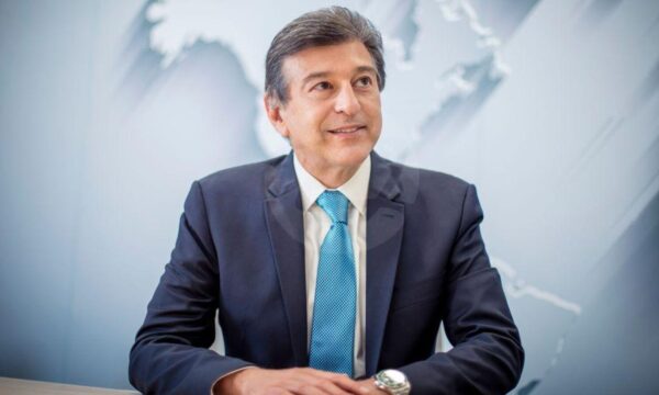 Flávio Bolsonaro anuncia Claudio Lottenberg como ministro da Saúde, se eleito