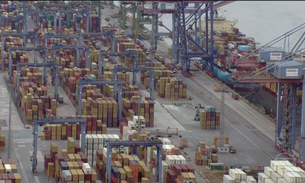 Governo não espera solução rápida para tarifaço, mesmo com retomada das negociações com os EUA