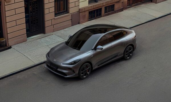 MG apresenta no Brasil SUV elétrico IM6 para encarar Porsche; g1 já testou