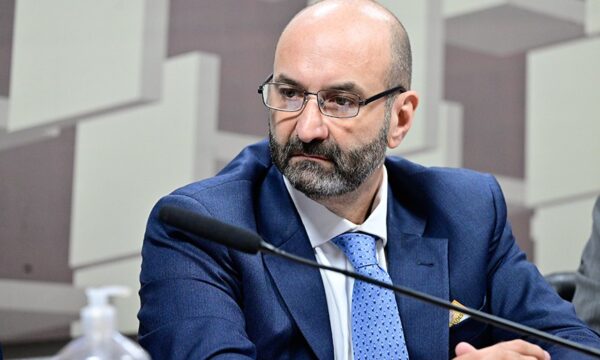 Ex-dono da Reag negocia delação com PGR  com foco em Daniel Vorcaro, diz site