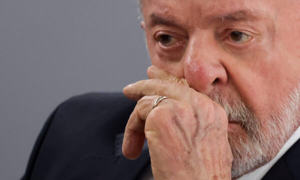 Lula reconhece ‘custo de vida caro’, mas destaca ‘menor inflação acumulada em quatro anos’