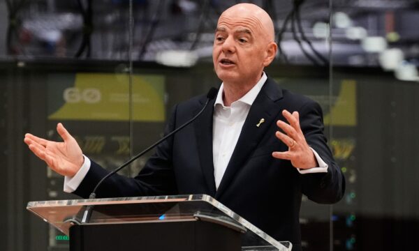 Infantino vai concorrer à reeleição na Fifa em 2027, diz entidade