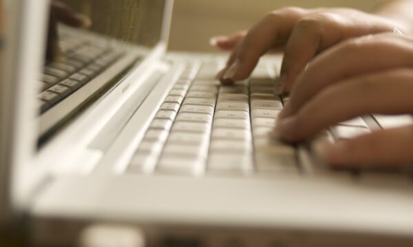 Pagar para pedir demissão? Por que jovens japoneses contratam empresas para evitar o confronto com o chefe