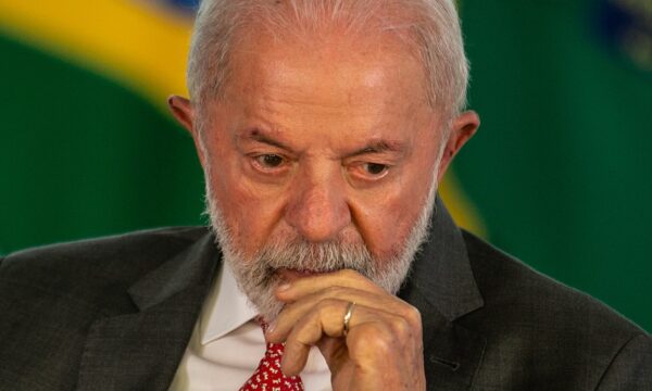 Análise: Novas suspeitas contra Moraes são más notícias para Lula