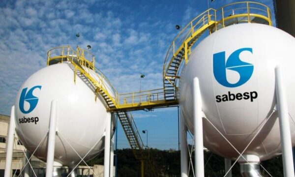 Sabesp (SBSP3): JP Morgan eleva preço-alvo após conversas com CFO; veja o potencial