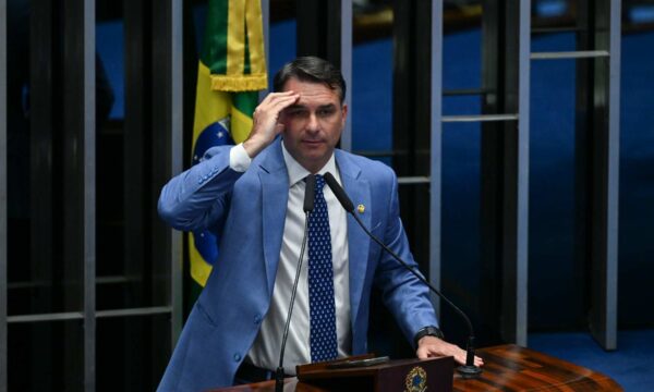 Preço do Bitcoin desvaloriza 5% no Brasil após eleições no 1º turno resultar em vitória de Flávio Bolsonaro