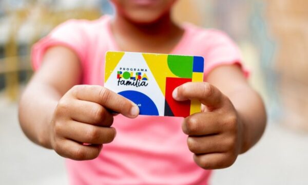 Reajuste do Bolsa Família passa a valer em outubro; confira novo valor, calendário de pagamentos e quem poderá receber