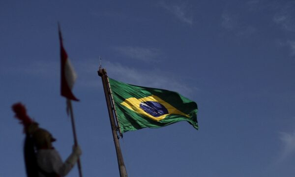 Direita amplia força nos Estados e vence 10 de 19 governos no primeiro turno